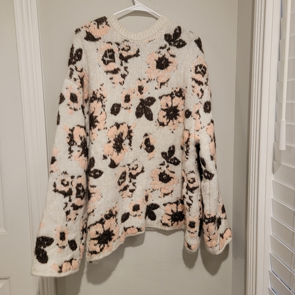 Blogger favorite Zara oversized floral sweater, size large - Picture 4 of 5